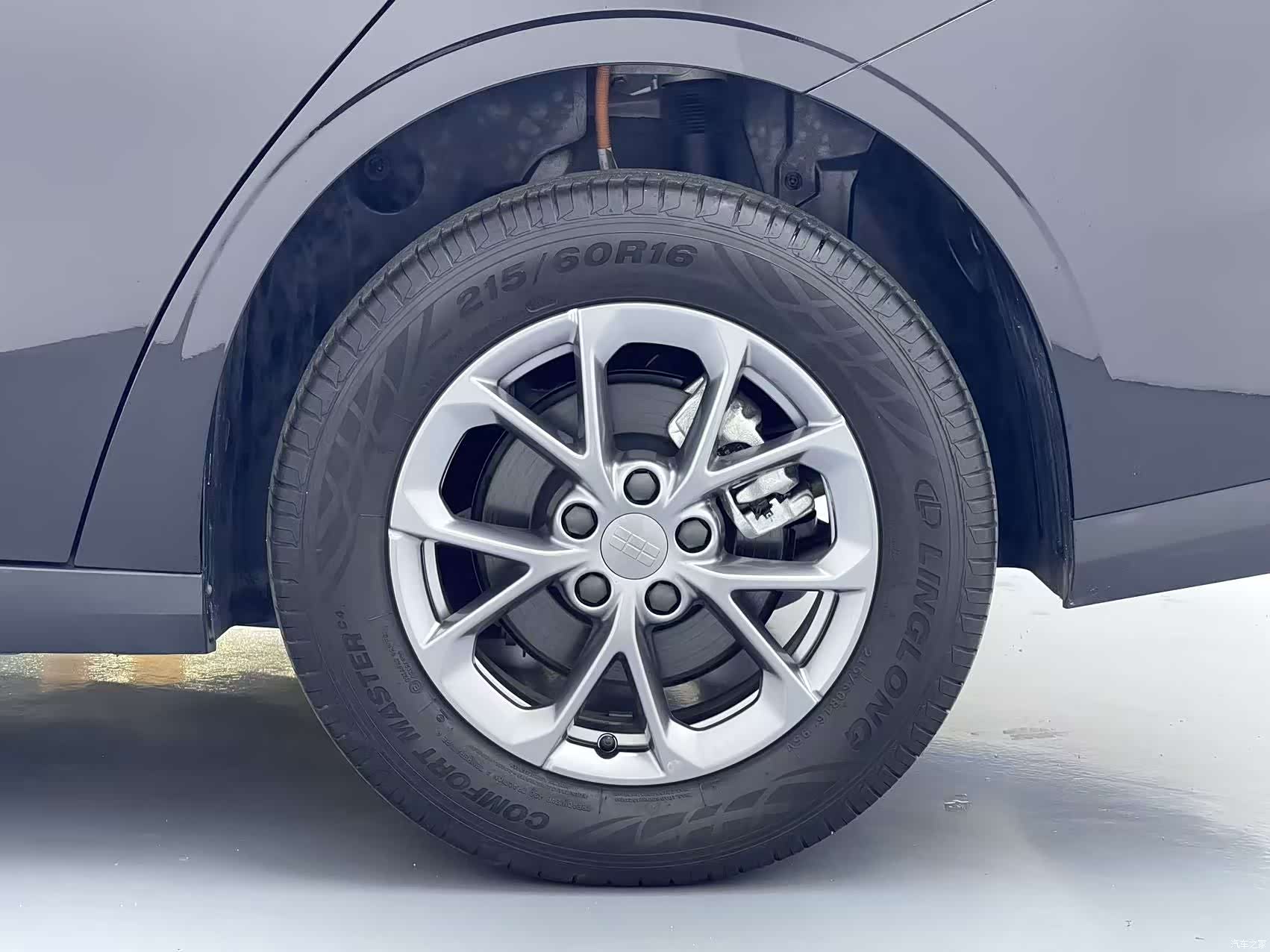 Geely Galaxy L6, 2025 12