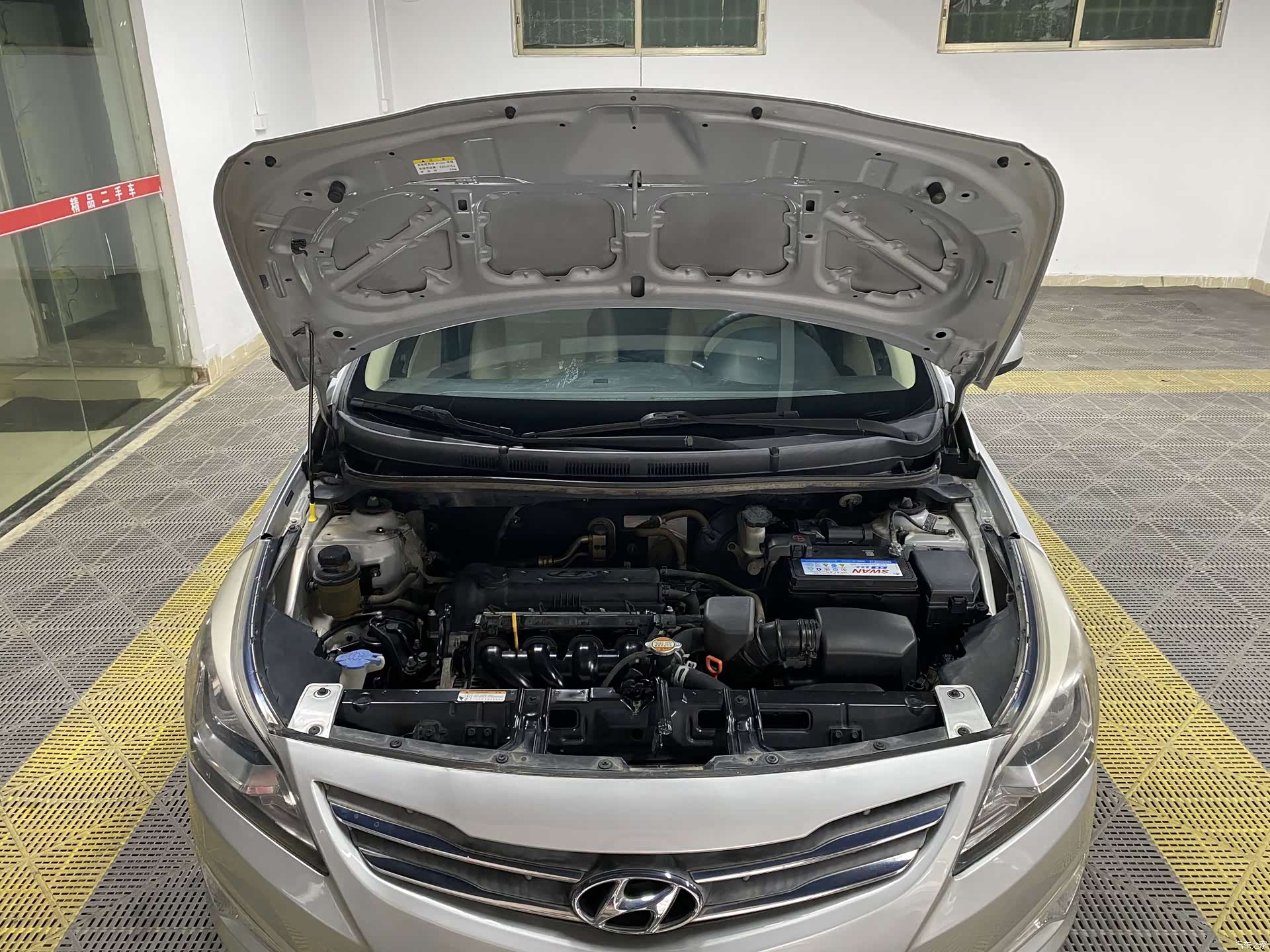 Hyundai GLS, 2015 9