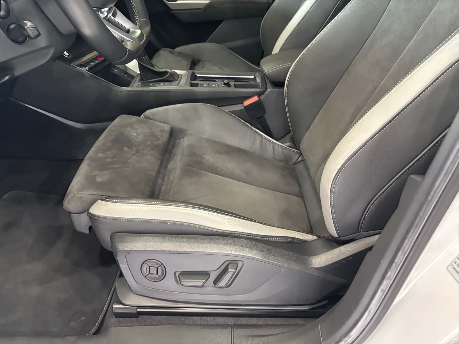Audi Q3, 2022 11