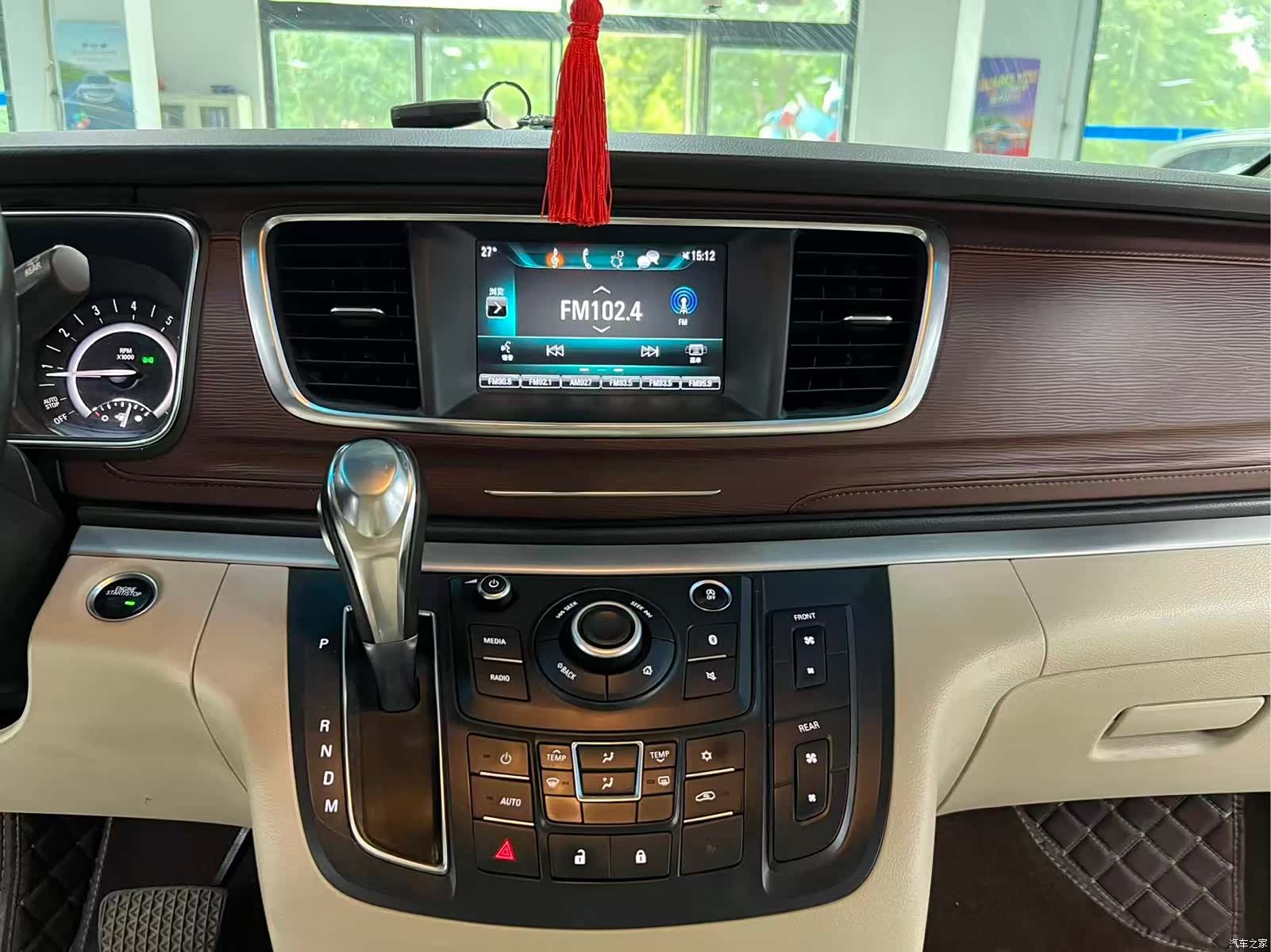 Buick GL8, 2017 10