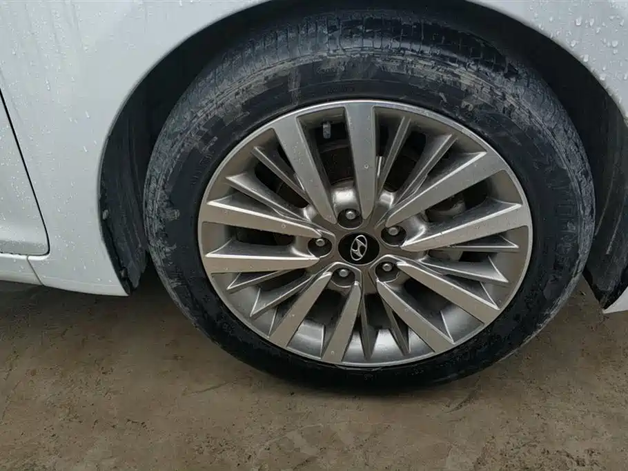 Hyundai Name picture