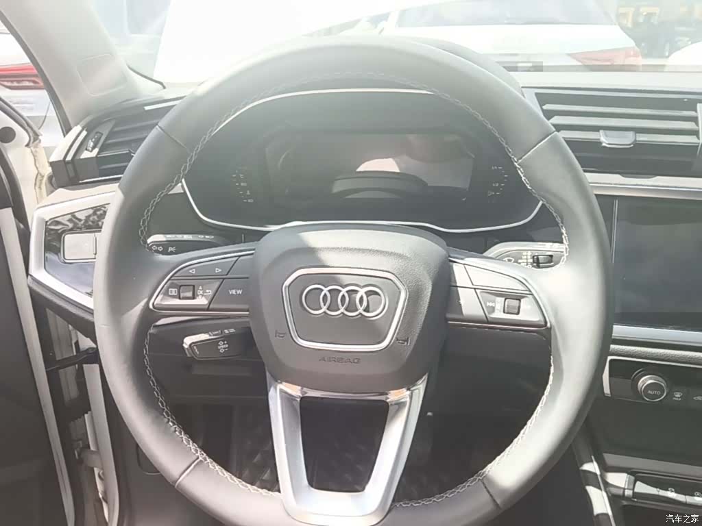 Audi Q3, 2023 11