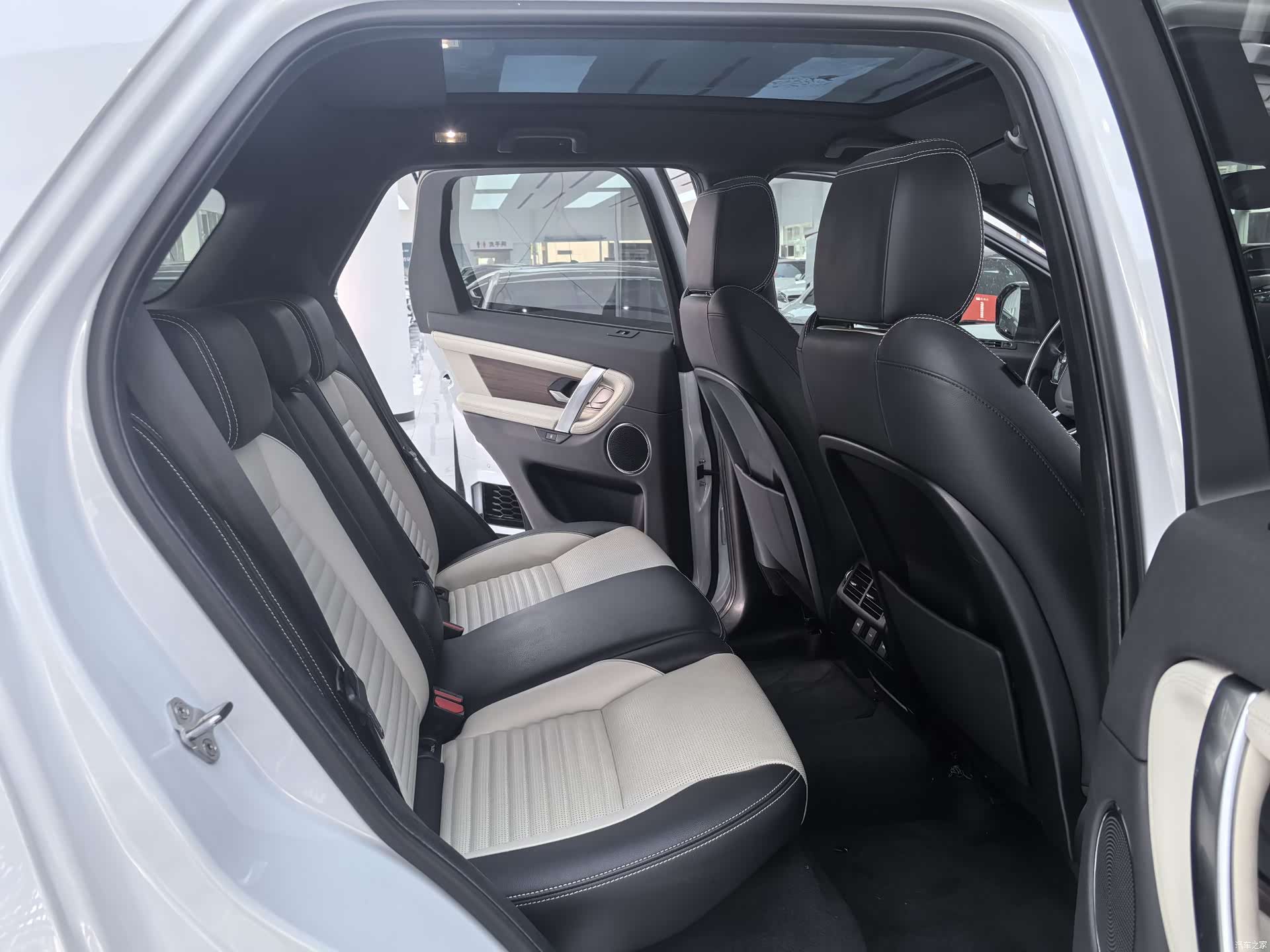 Land Rover Discovery, 2020 все фото