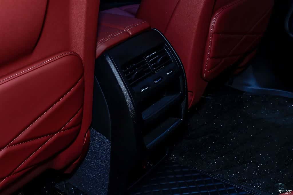 BMW X5, 2025 11
