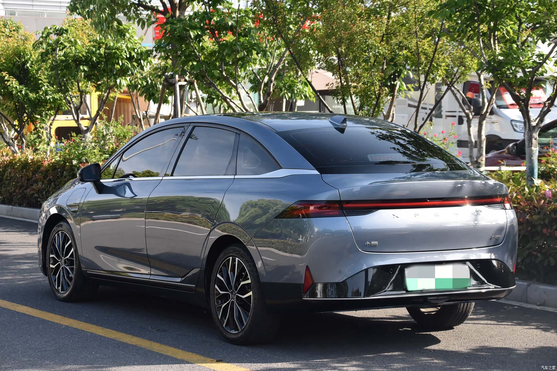 Xpeng P5, 2022 все фото