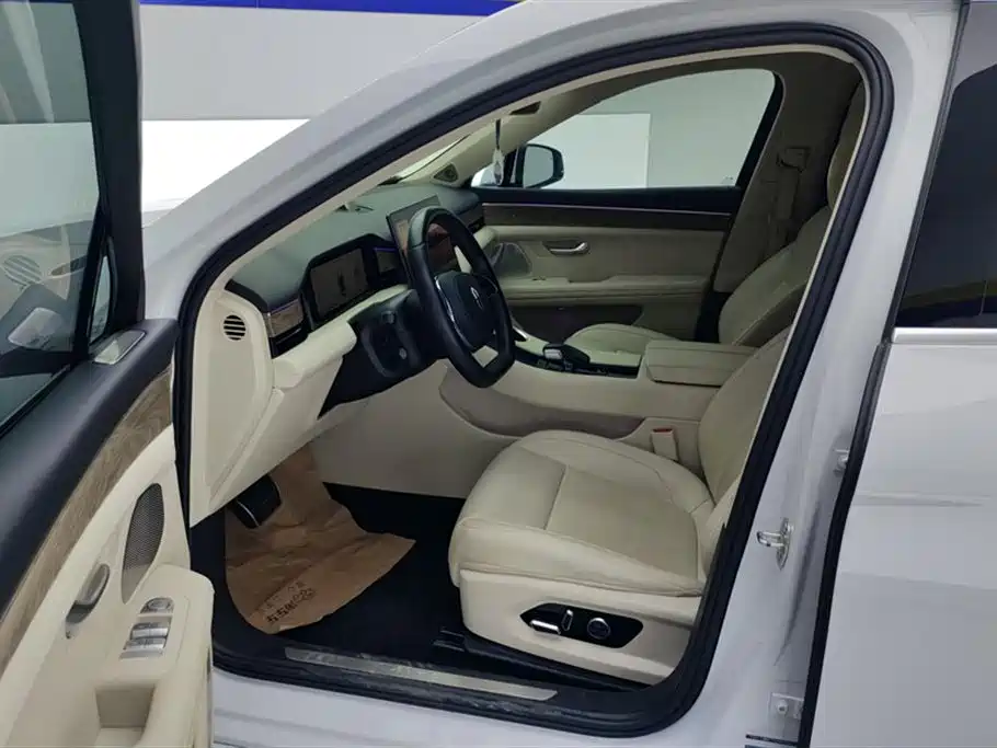 AITO Ask the world M5