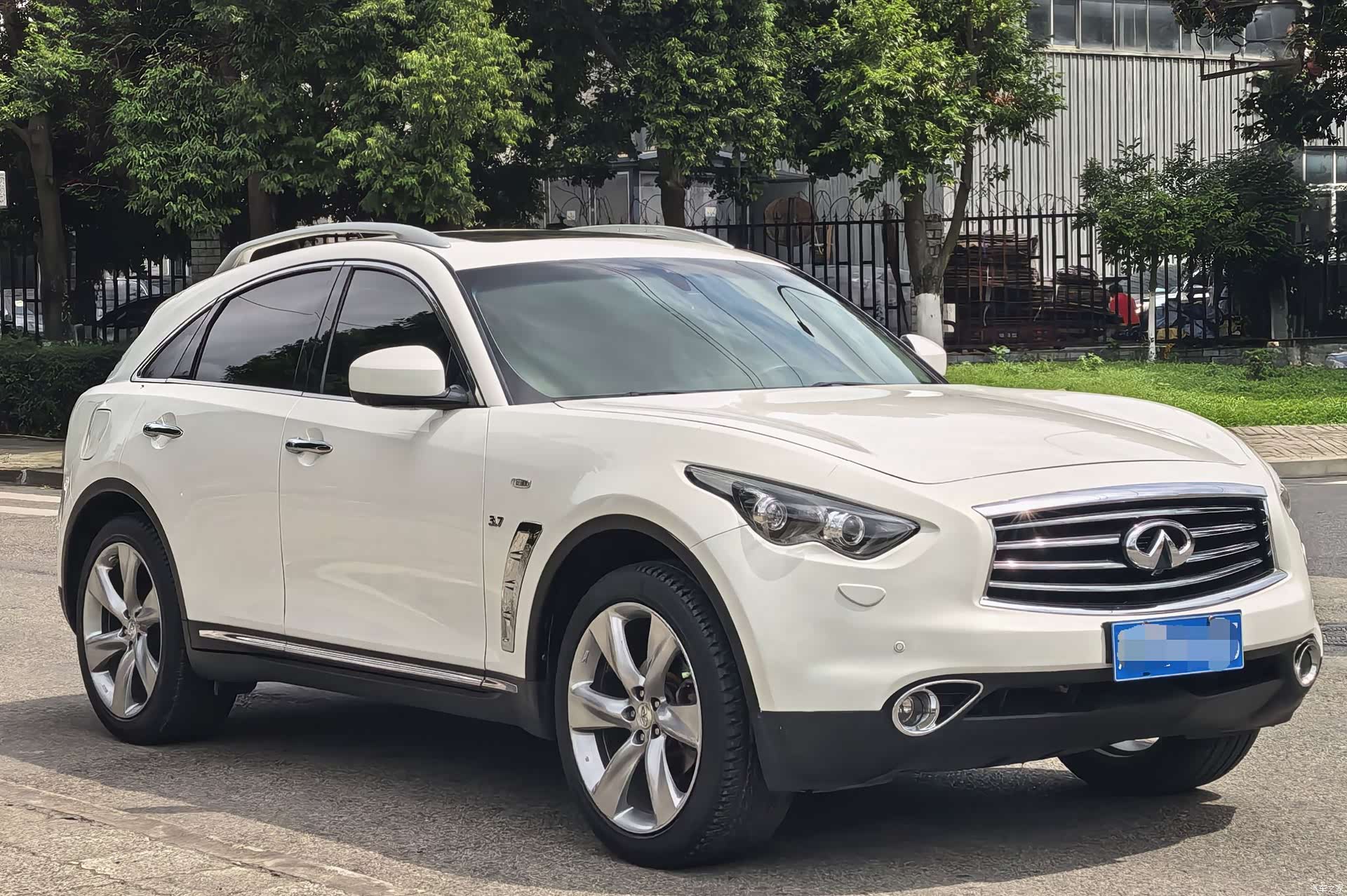 Infiniti QX70, 2016 3