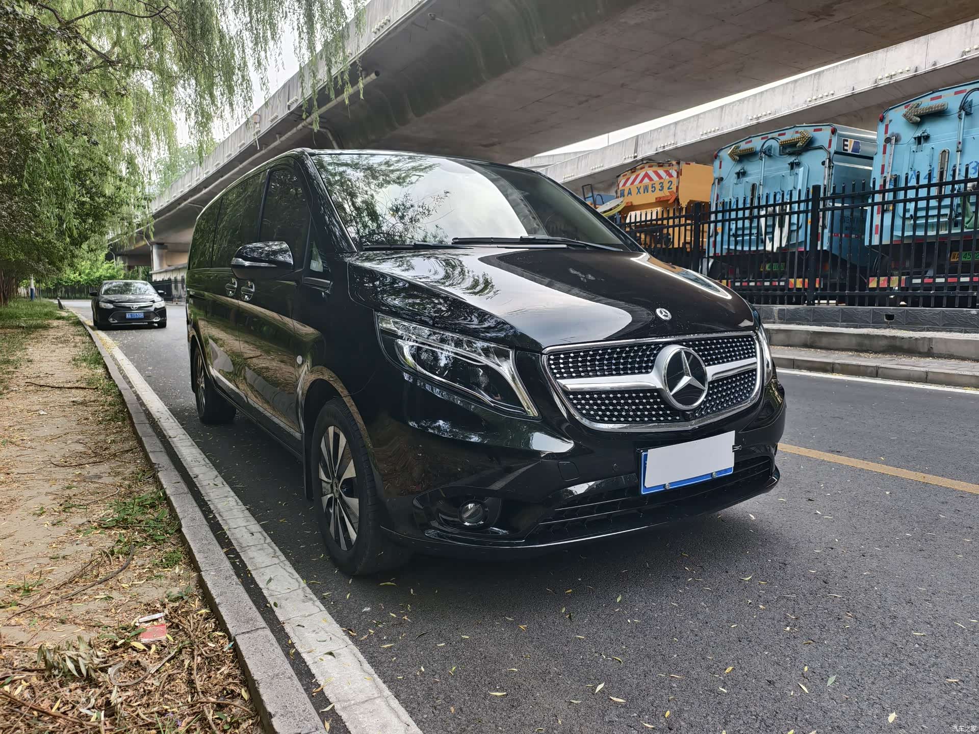 Mercedes-Benz 7, 2021 3
