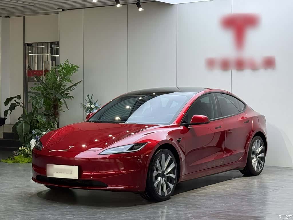 Tesla Model 3, 2024 1