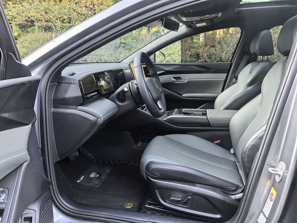BYD Qin L