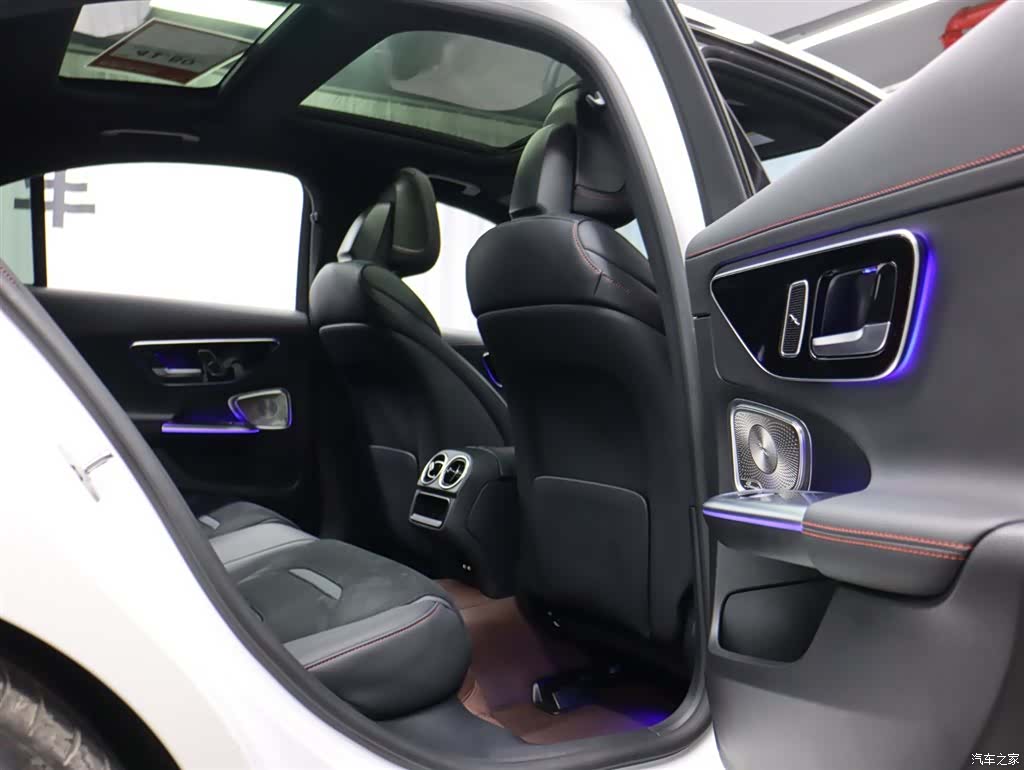 Mercedes-Benz C-Class, 2024 23