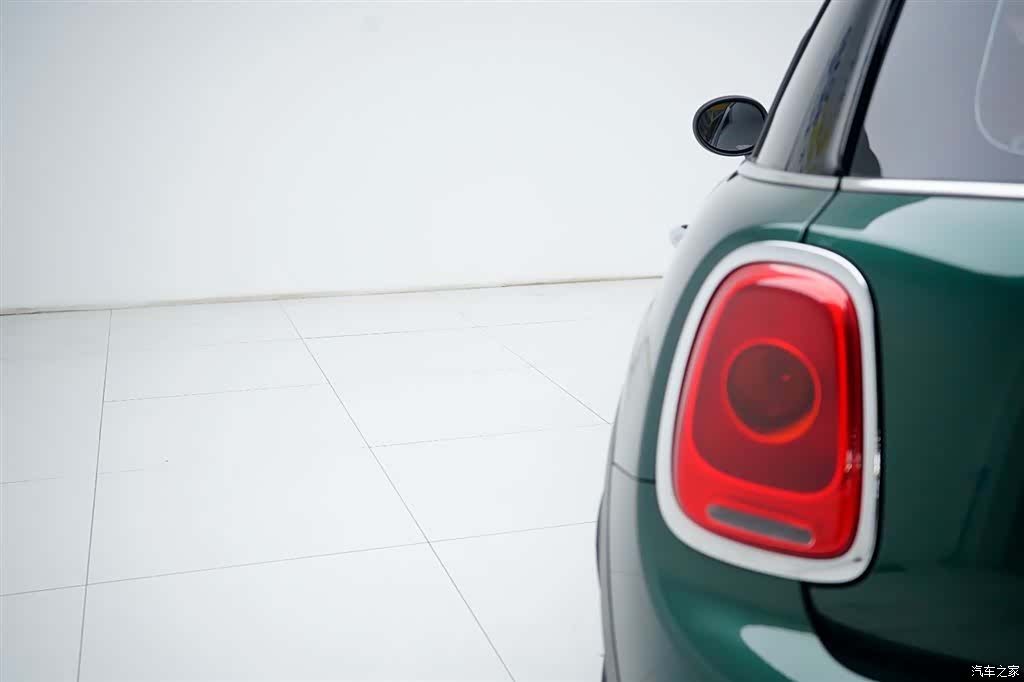 Mini ONE, 2018 13
