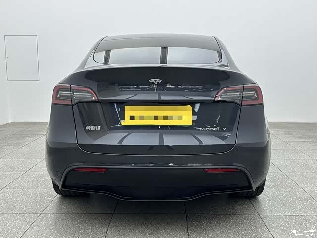 Tesla Model Y, 2024 все фото