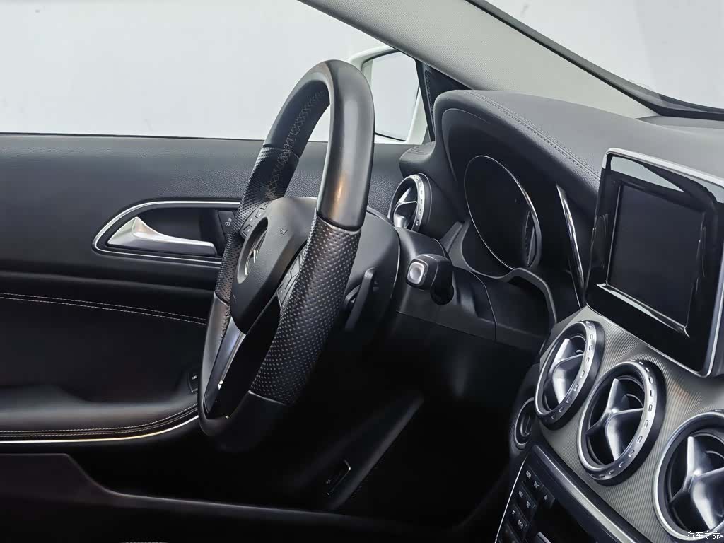 Mercedes-Benz GLA, 2015 22