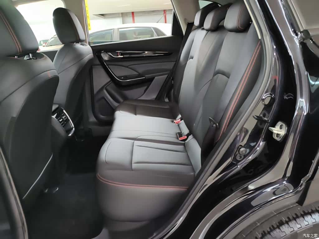 DongFeng AX7, 2022 17
