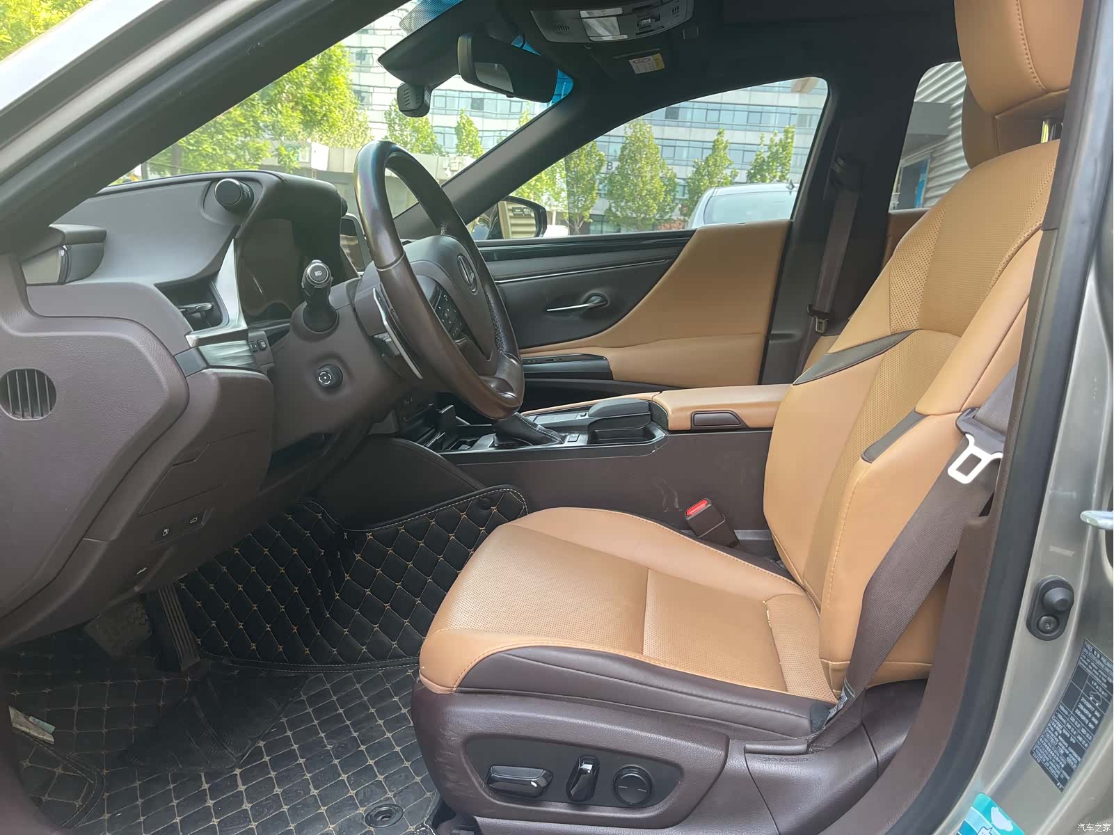 Lexus ES, 2021 15