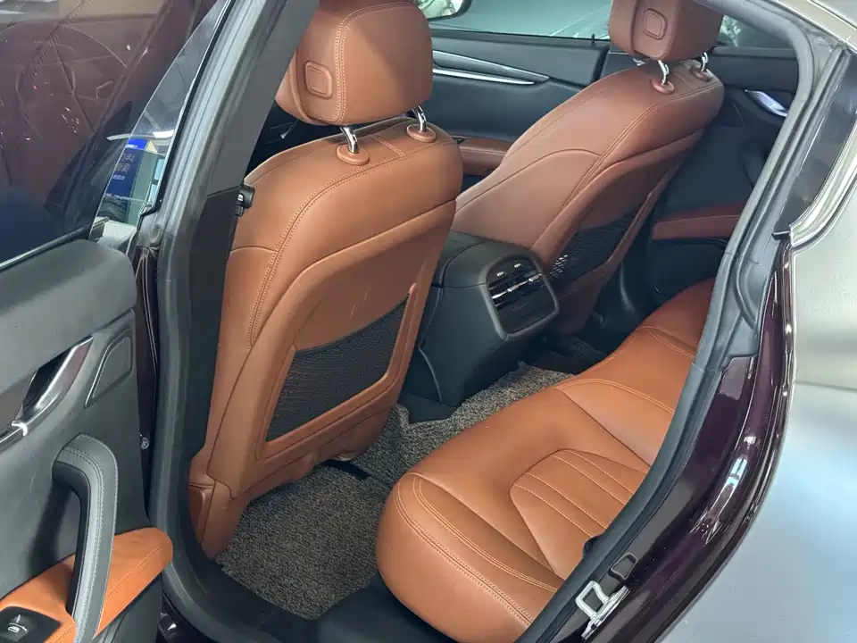 Maserati Ghibli Maserati Ghibli