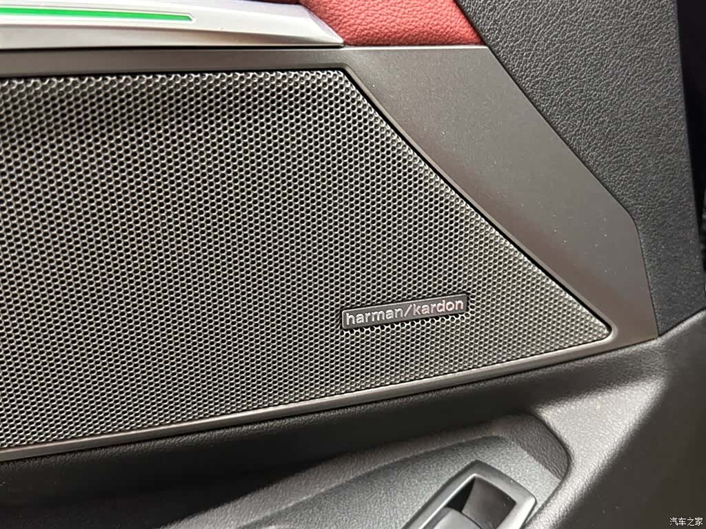 BMW 3 Series, 2025 15