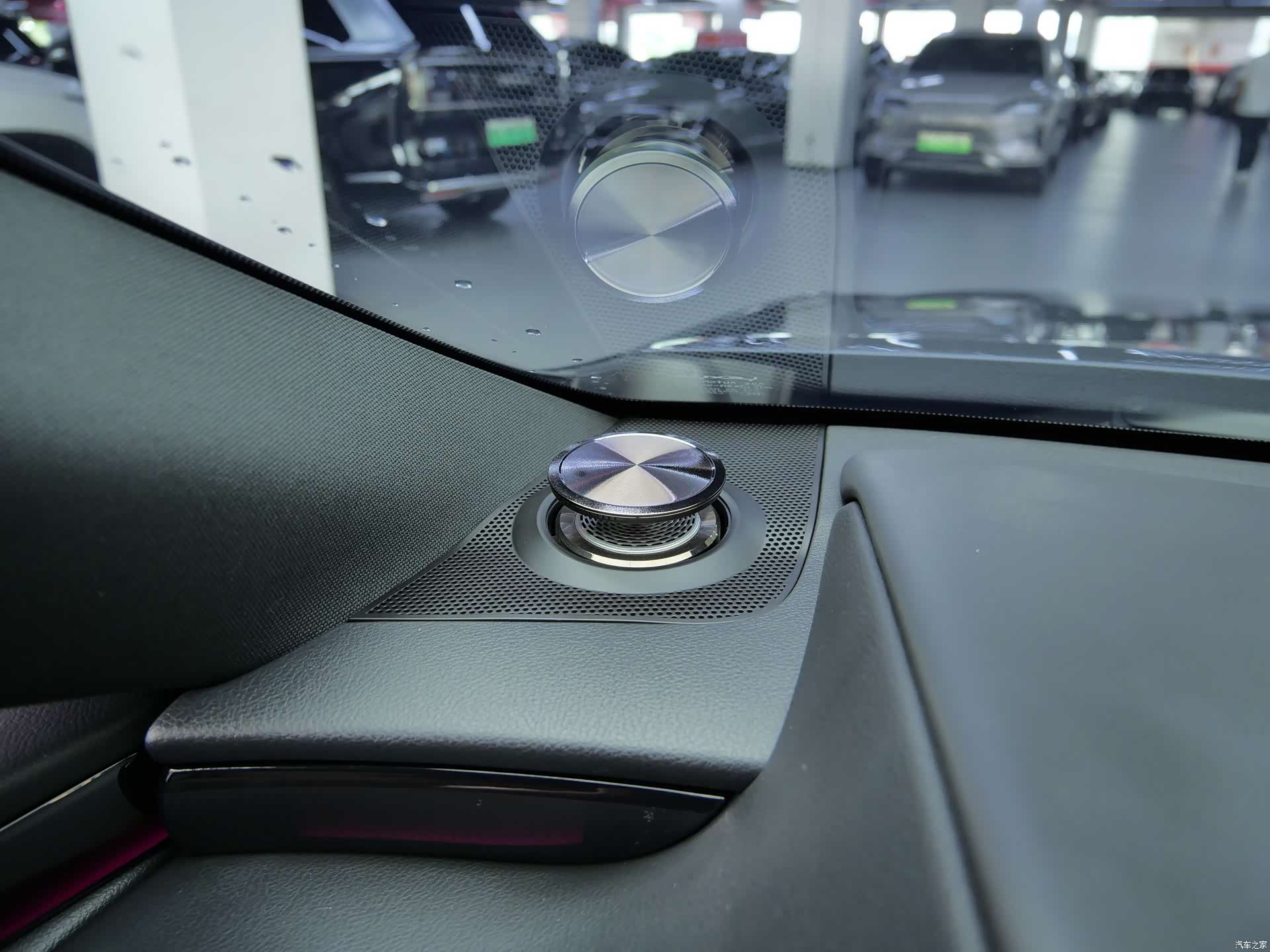 Lexus ES, 2023 12