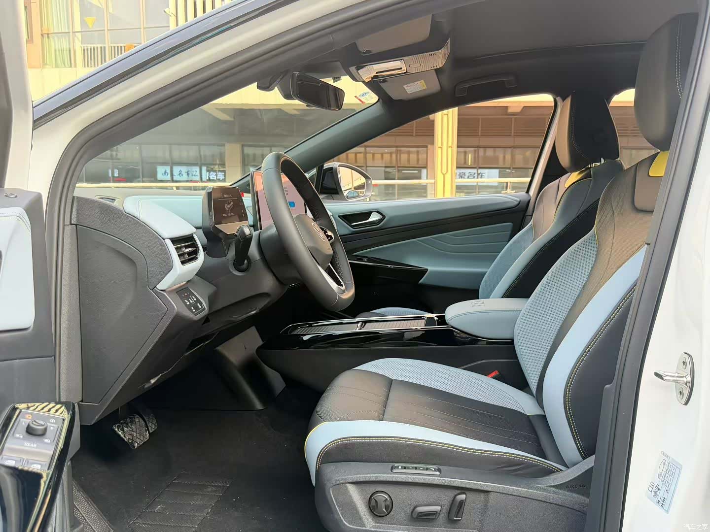 Volkswagen ID.4, 2025 4