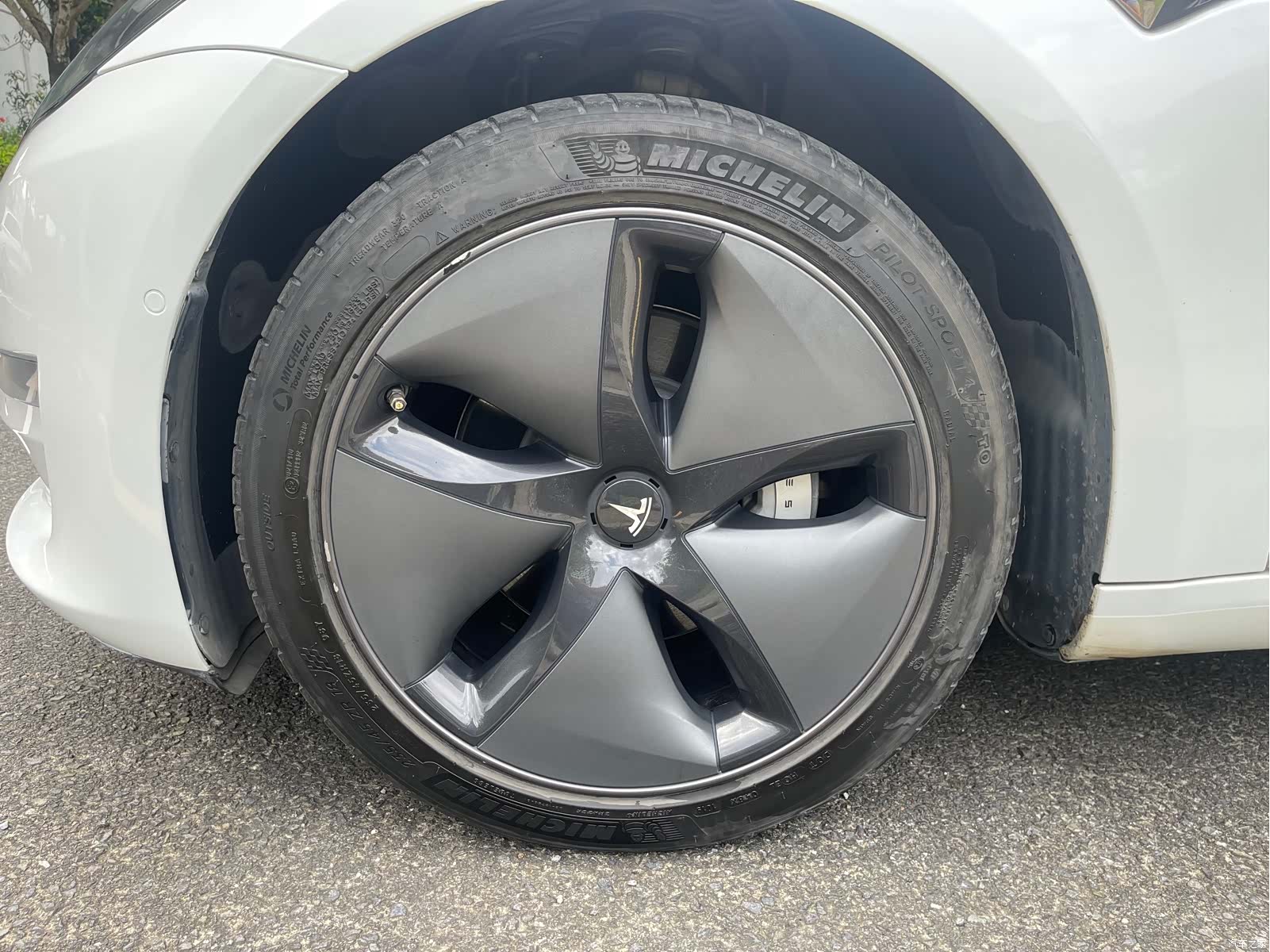 Tesla Model 3, 2019 10