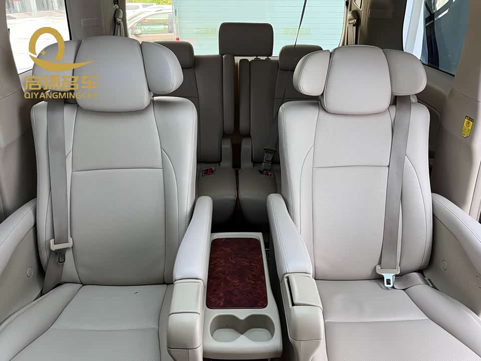Toyota Elfa