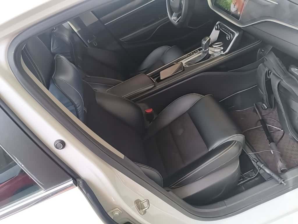 Geely Binray, 2022 25