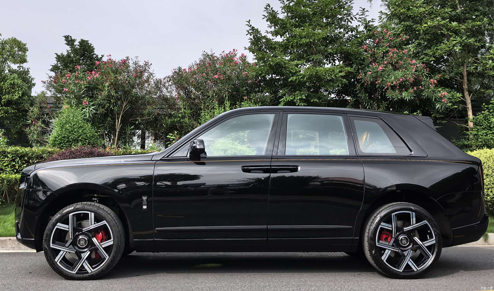 Rolls-Royce Cullinan, 2026 11
