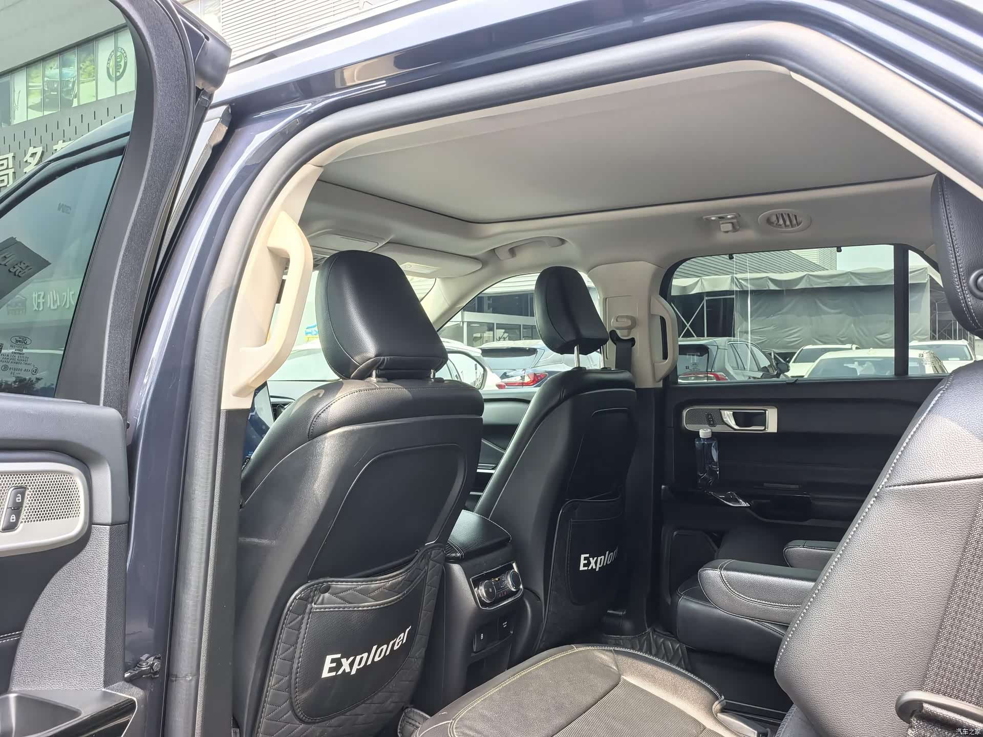 Ford Explorer, 2020 11