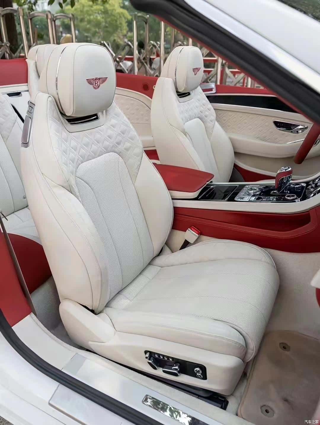 Bentley Continental GT, 2020 все фото