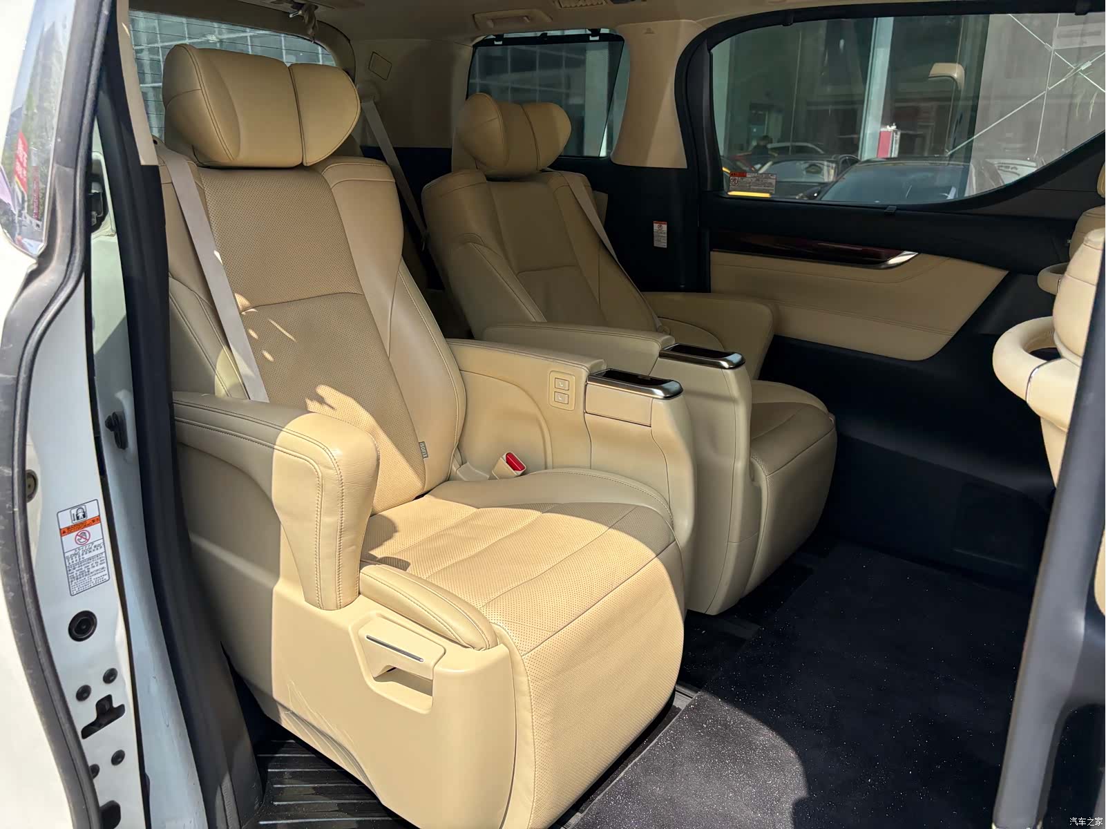 Toyota Alphard, 2016 18