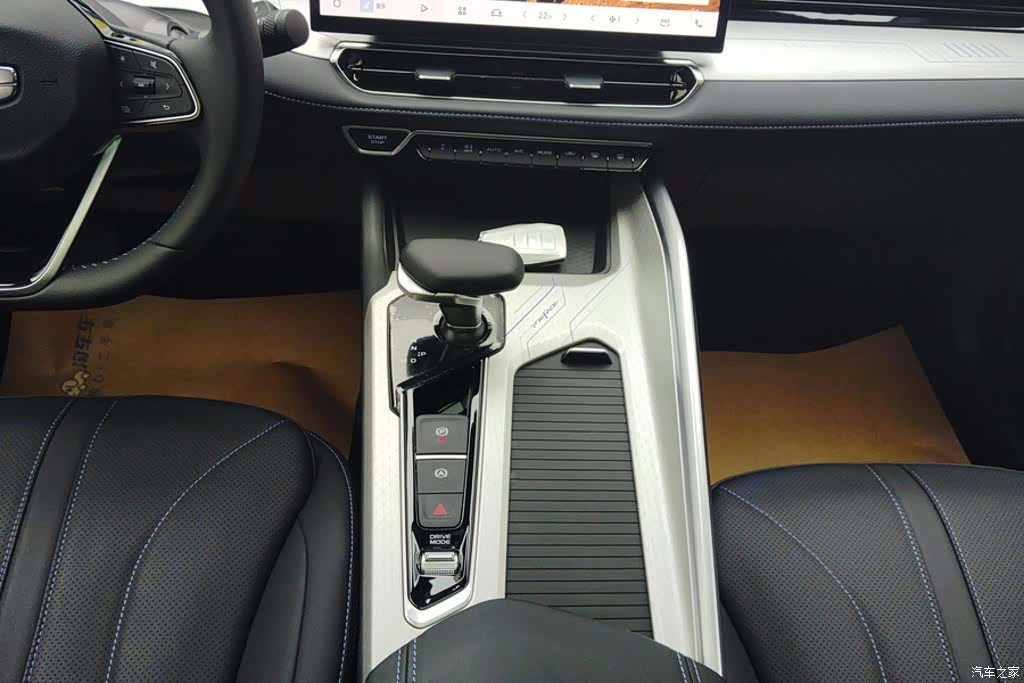 Geely Preface, 2026 16