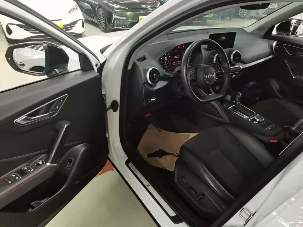 Audi Q2L, 2024 16
