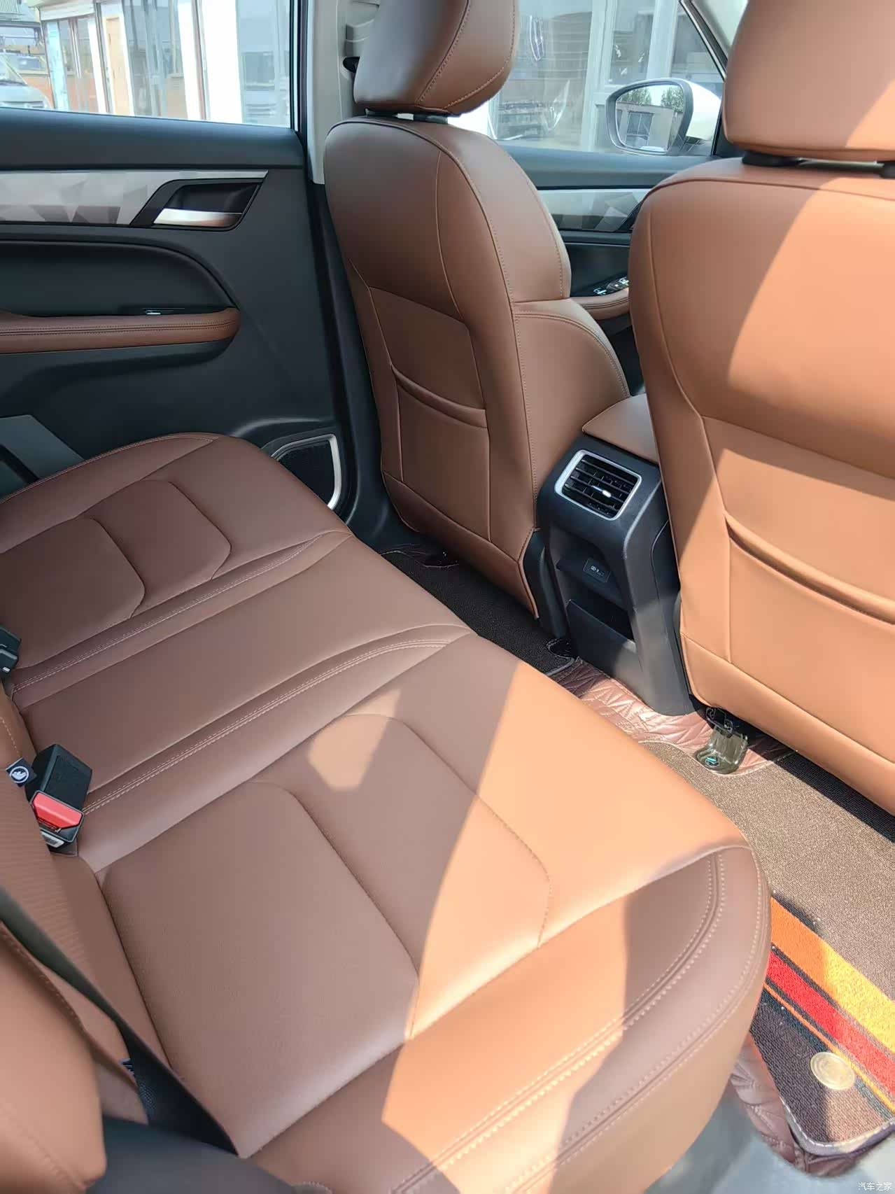 Geely X6, 2022 14