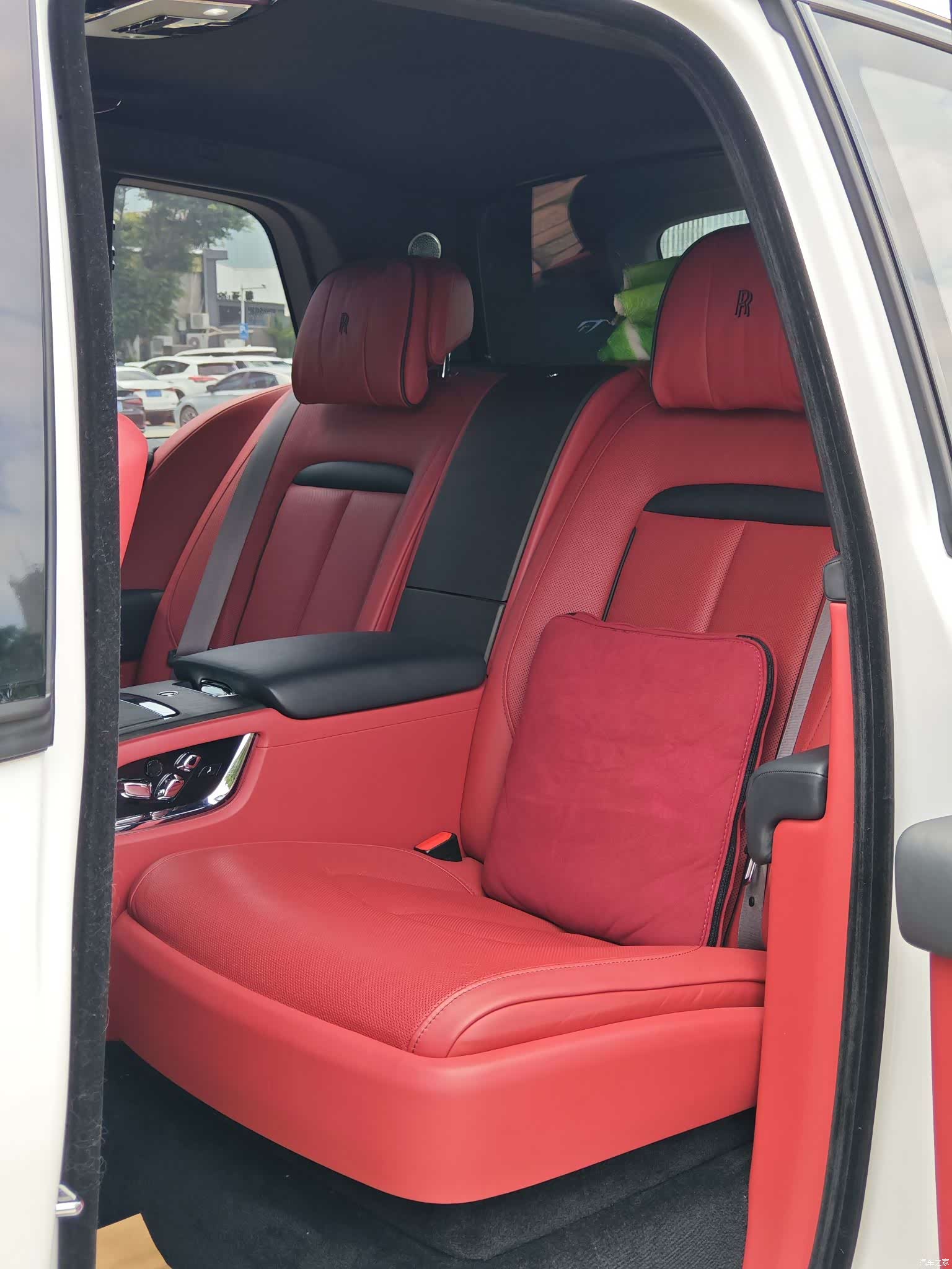 Rolls-Royce Cullinan, 2022 17