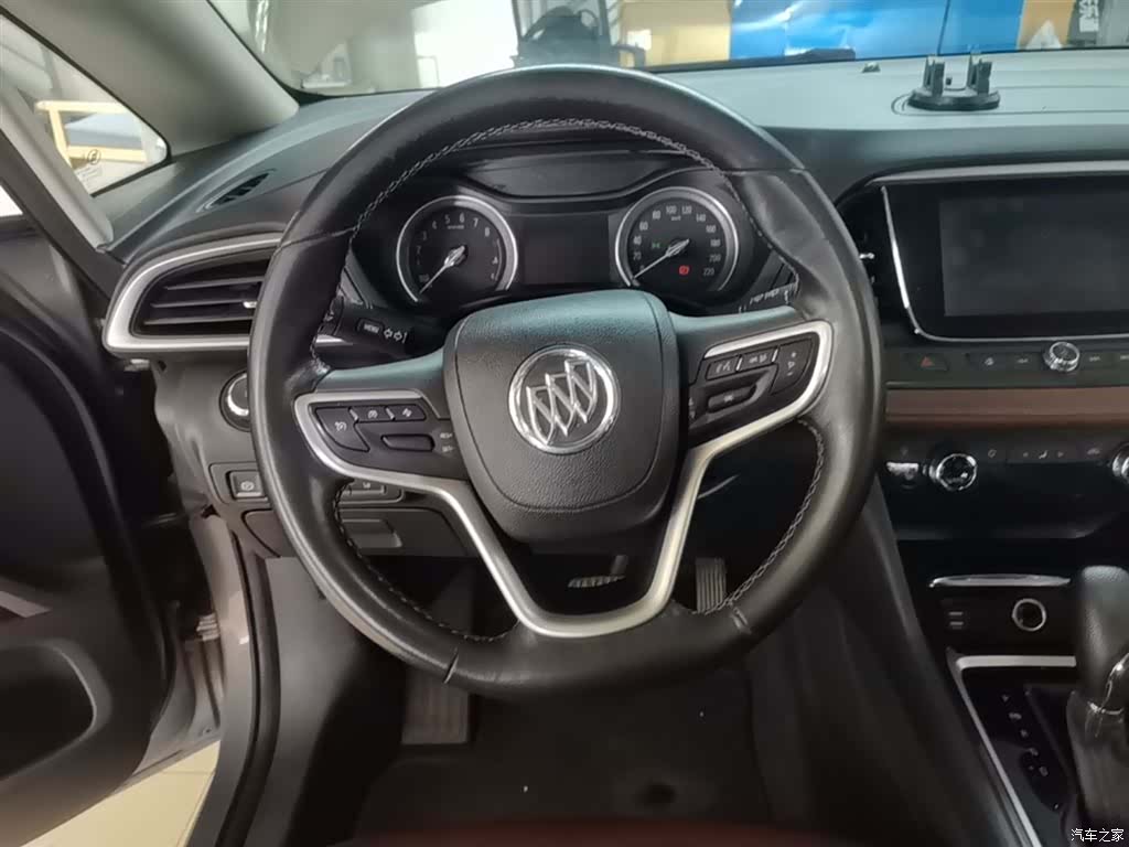 Buick GL6, 2018 11
