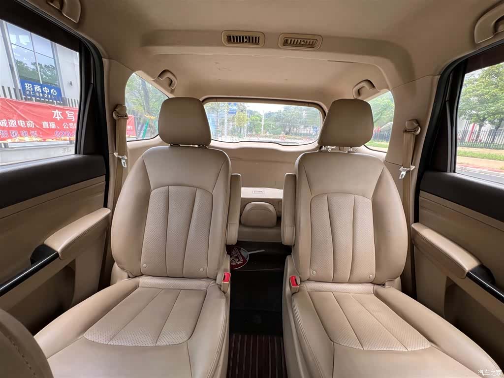 Wuling 730, 2015 18