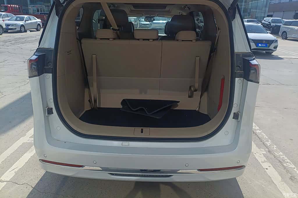 Buick GL8, 2025 4