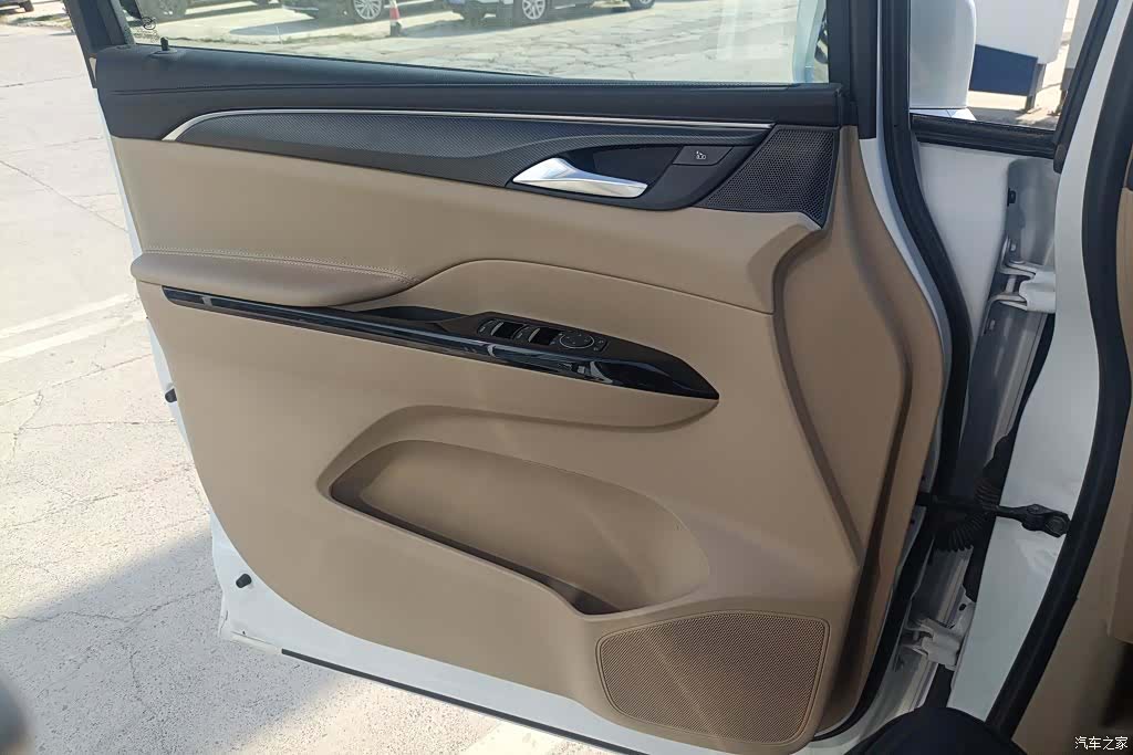 Buick GL8, 2025 7