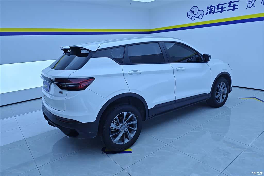 Geely Coolray, 2024 3