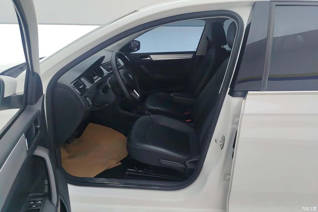 Skoda Rapid, 2021 9