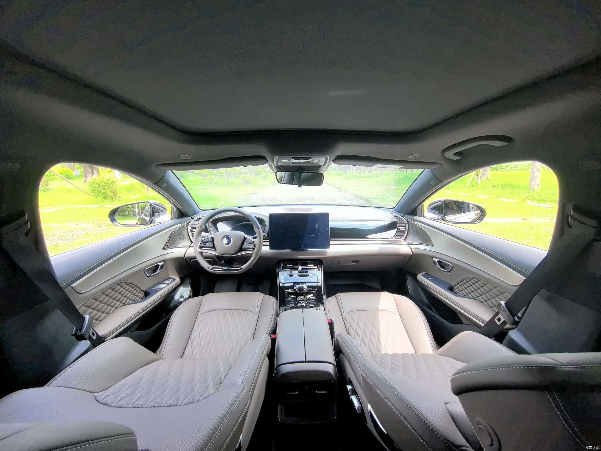 BYD Han, 2022 13