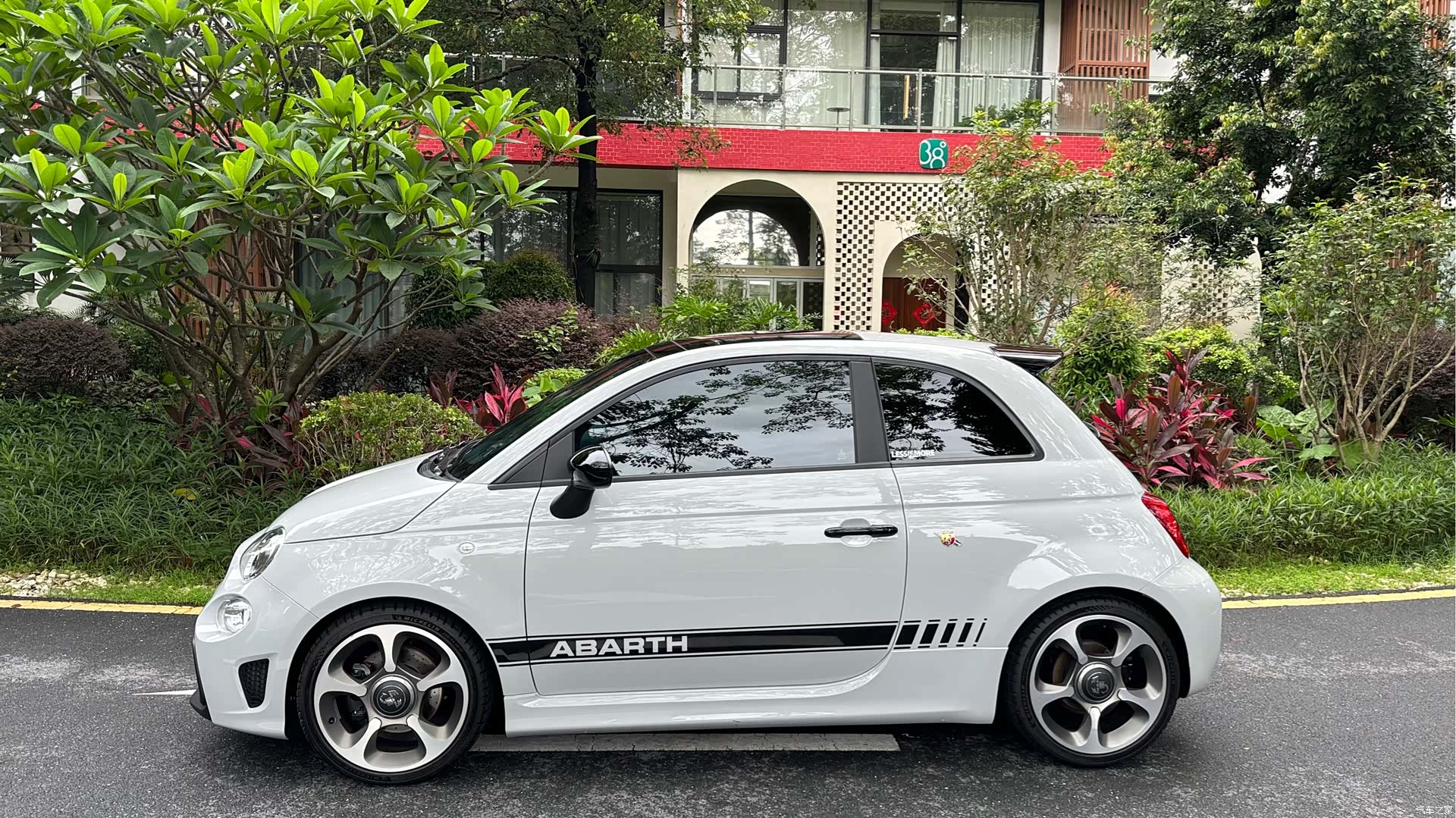 Abarth 595, 2023 4