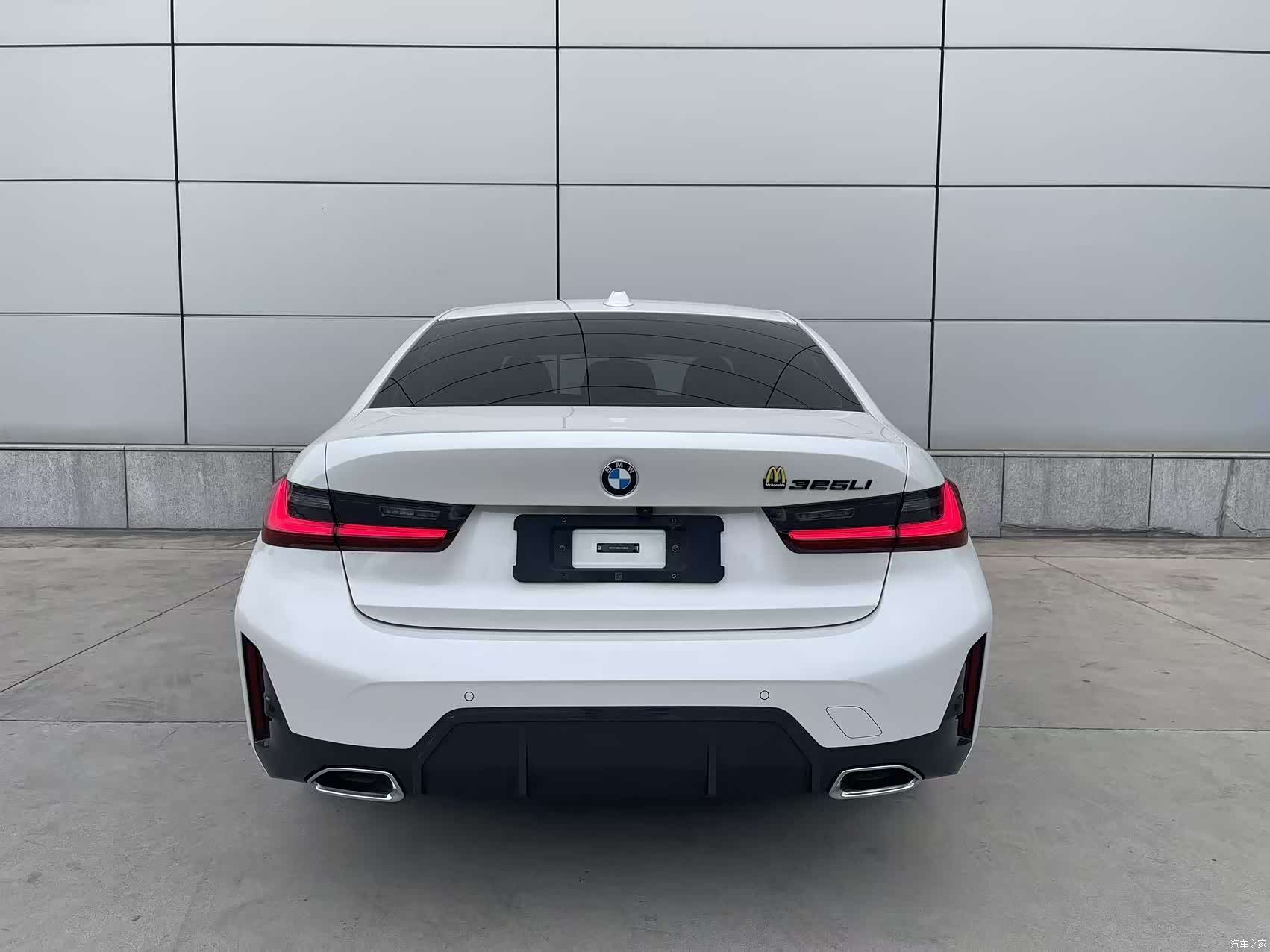 BMW 3 Series, 2023 все фото