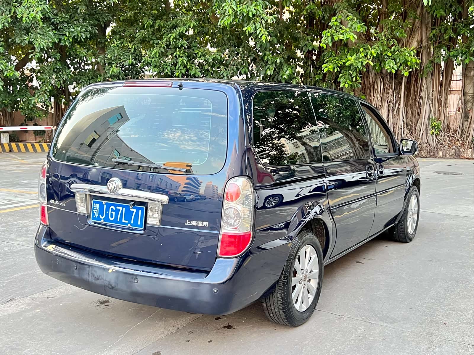Buick GL8, 2012 6