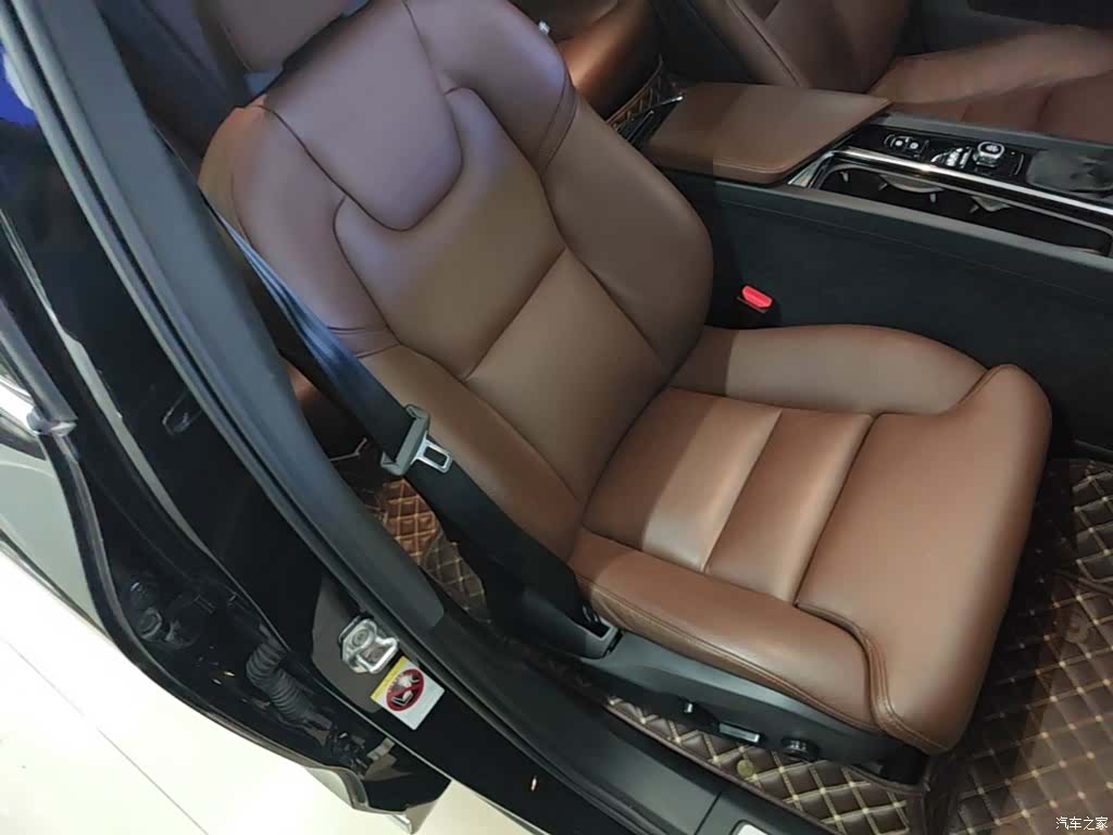 Volvo XC60, 2018 25
