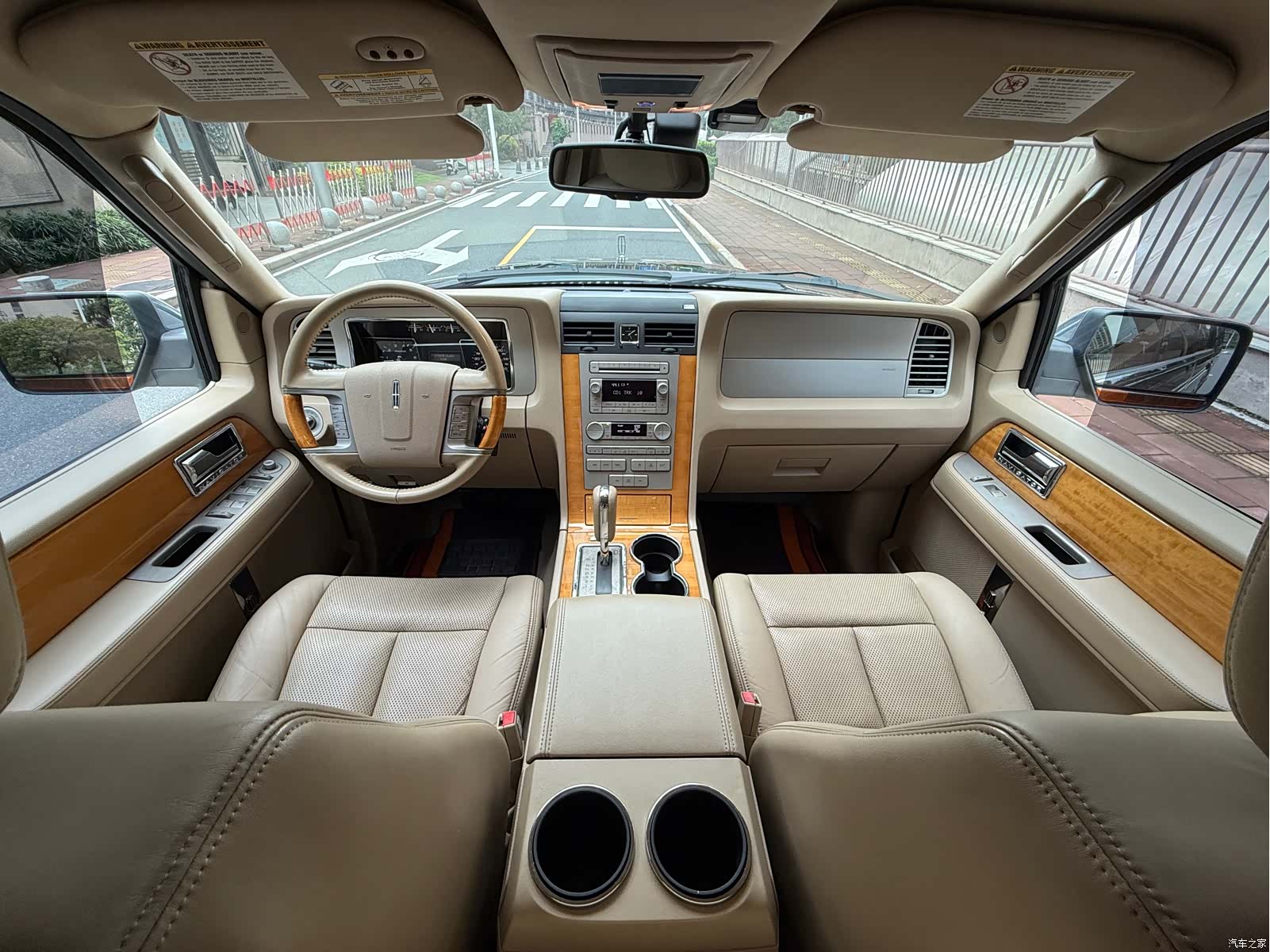 Lincoln Navigator, 2010 14
