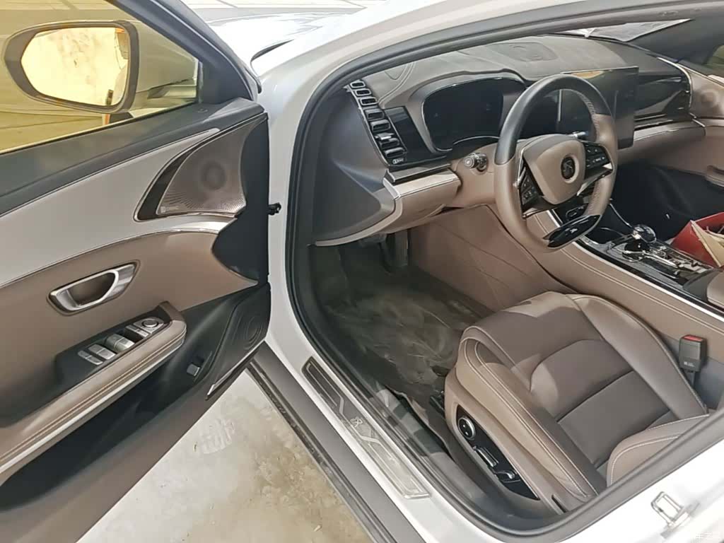 BYD Han, 2021 16