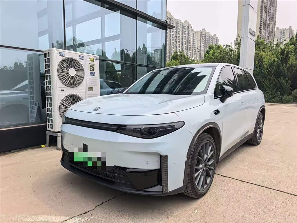 Leapmotor C10