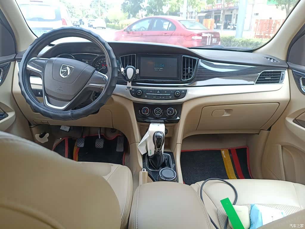 Wuling 730, 2015 10